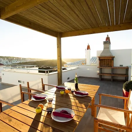 Vistamar Villa *